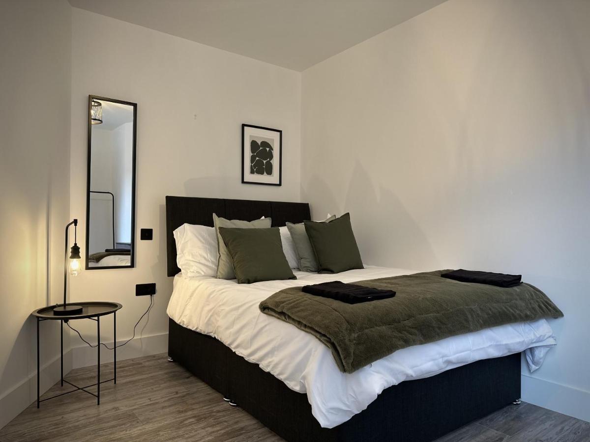 Stylish 2 Bed Apartment Swindon